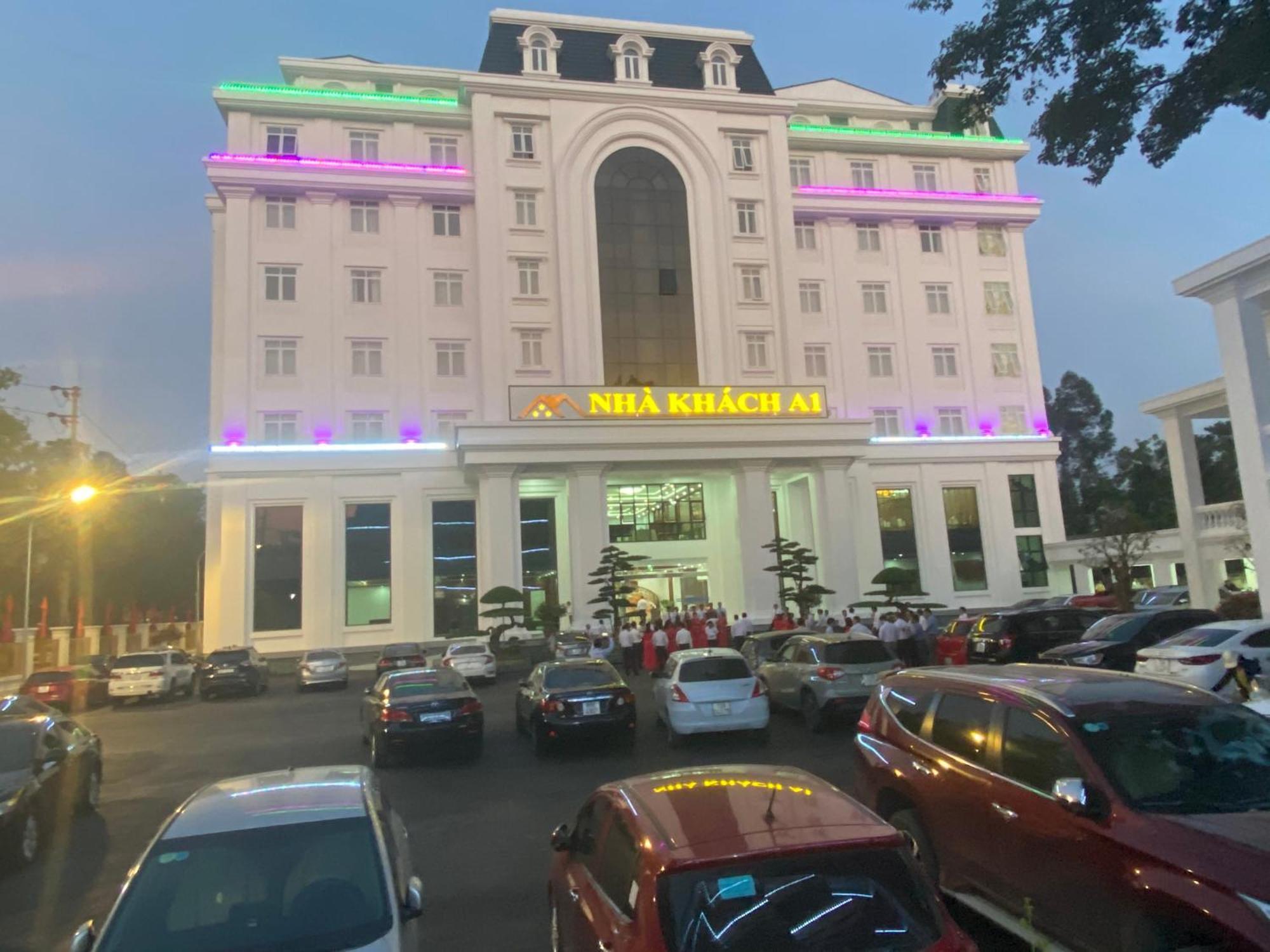 ホテル Khach San A1 ランソン市 エクステリア 写真